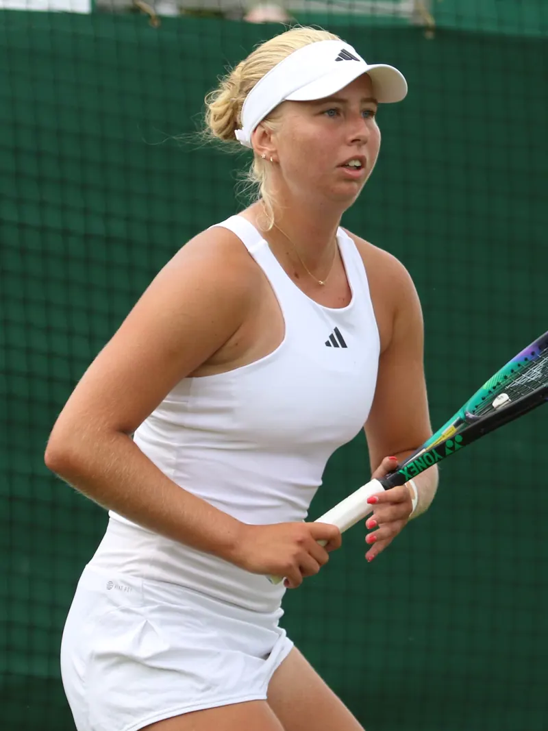 Clara Tauson in Wimbledon qualifying in 2023